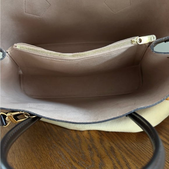 Louis Vuitton Damier Ebene Kensington - Picture 10 of 16